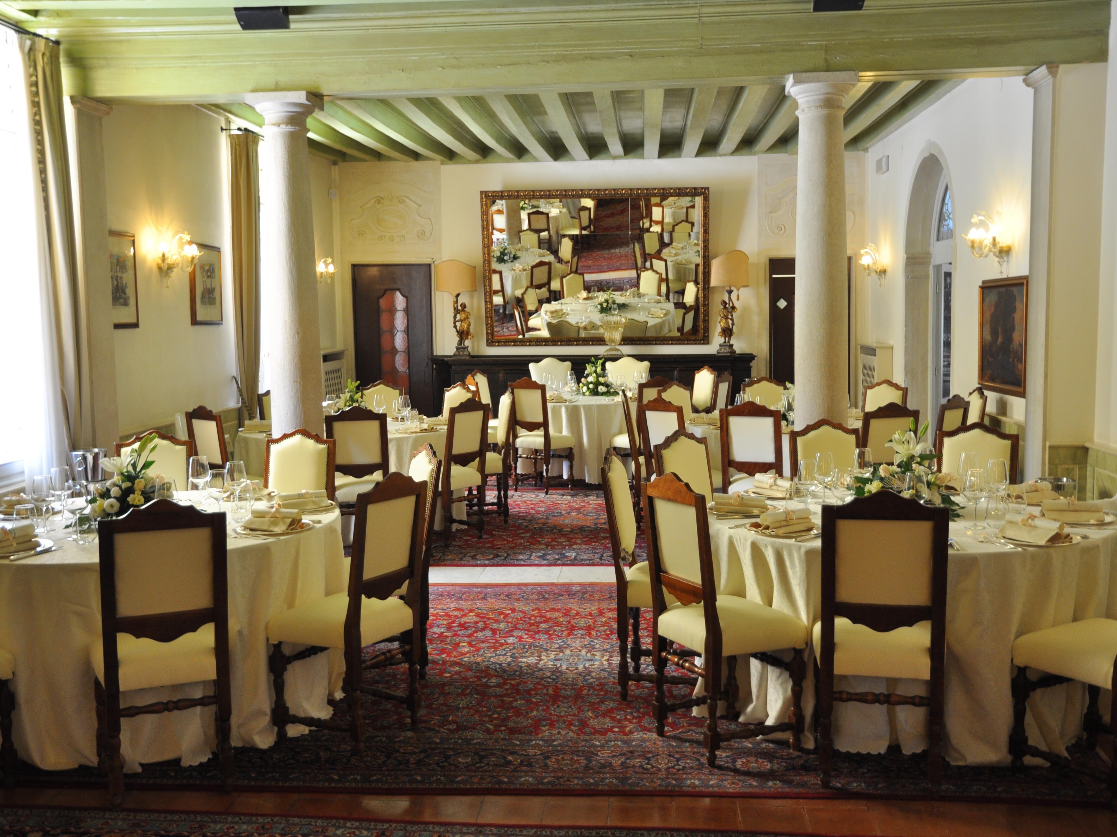 Hotel Villa Condulmer Mogliano Veneto Esterno foto The ballroom