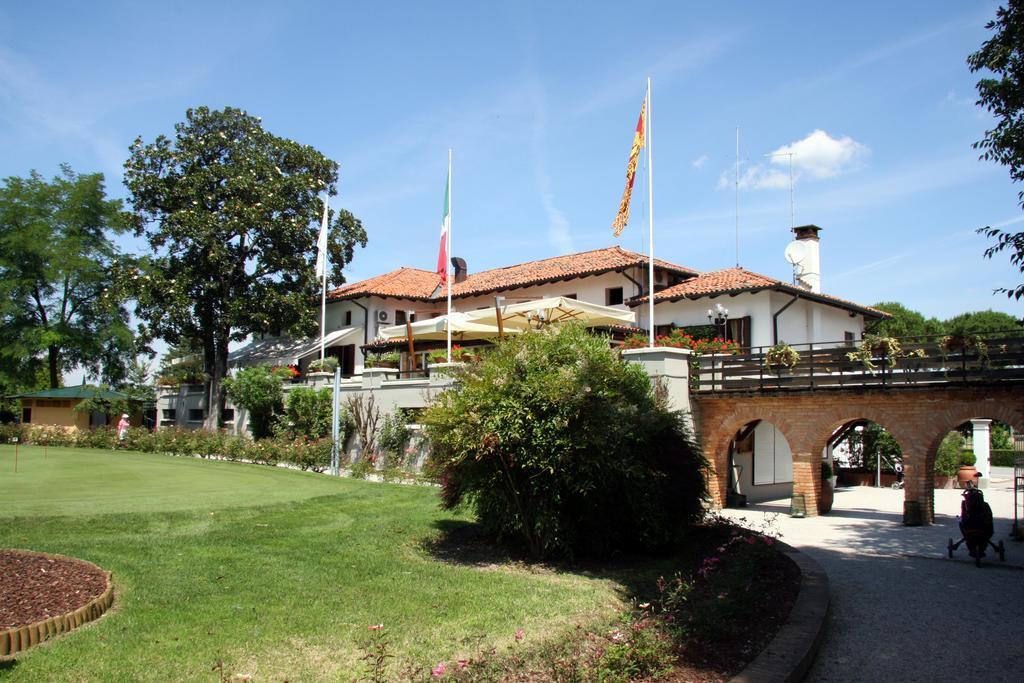 Hotel Villa Condulmer Mogliano Veneto Esterno foto The clubhouse