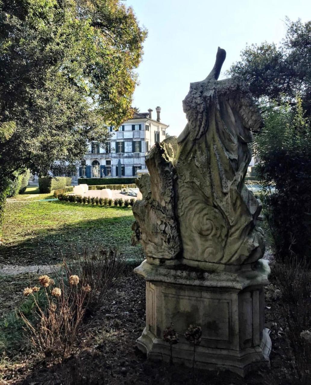 Hotel Villa Condulmer Mogliano Veneto Esterno foto The gardens of the Villa