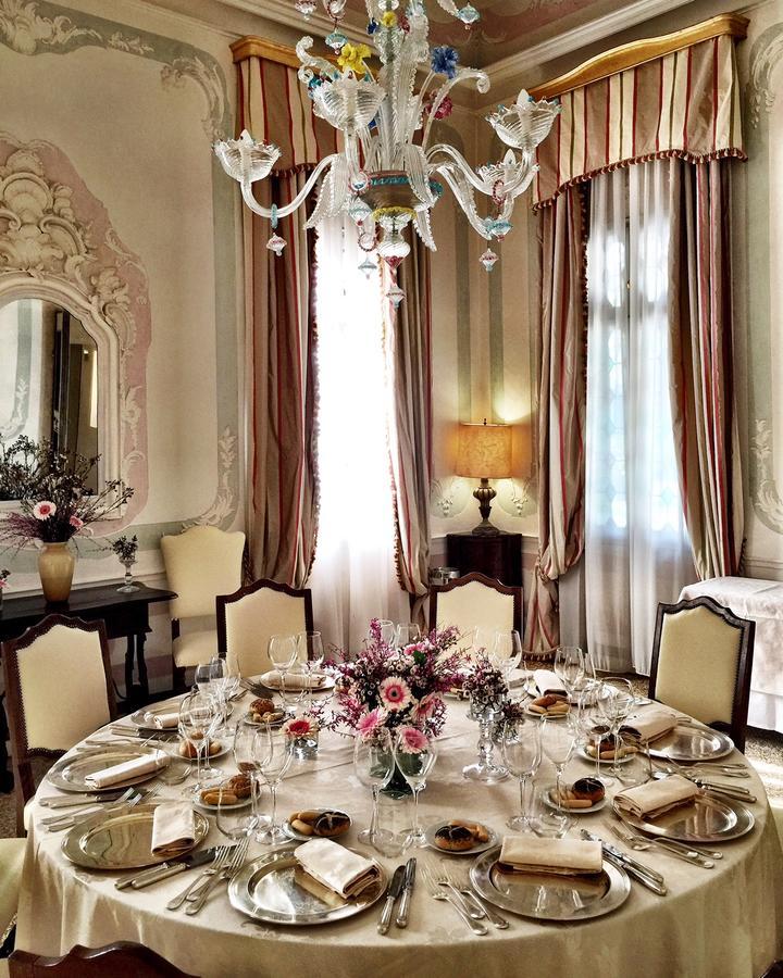 Hotel Villa Condulmer Mogliano Veneto Esterno foto The dining room
