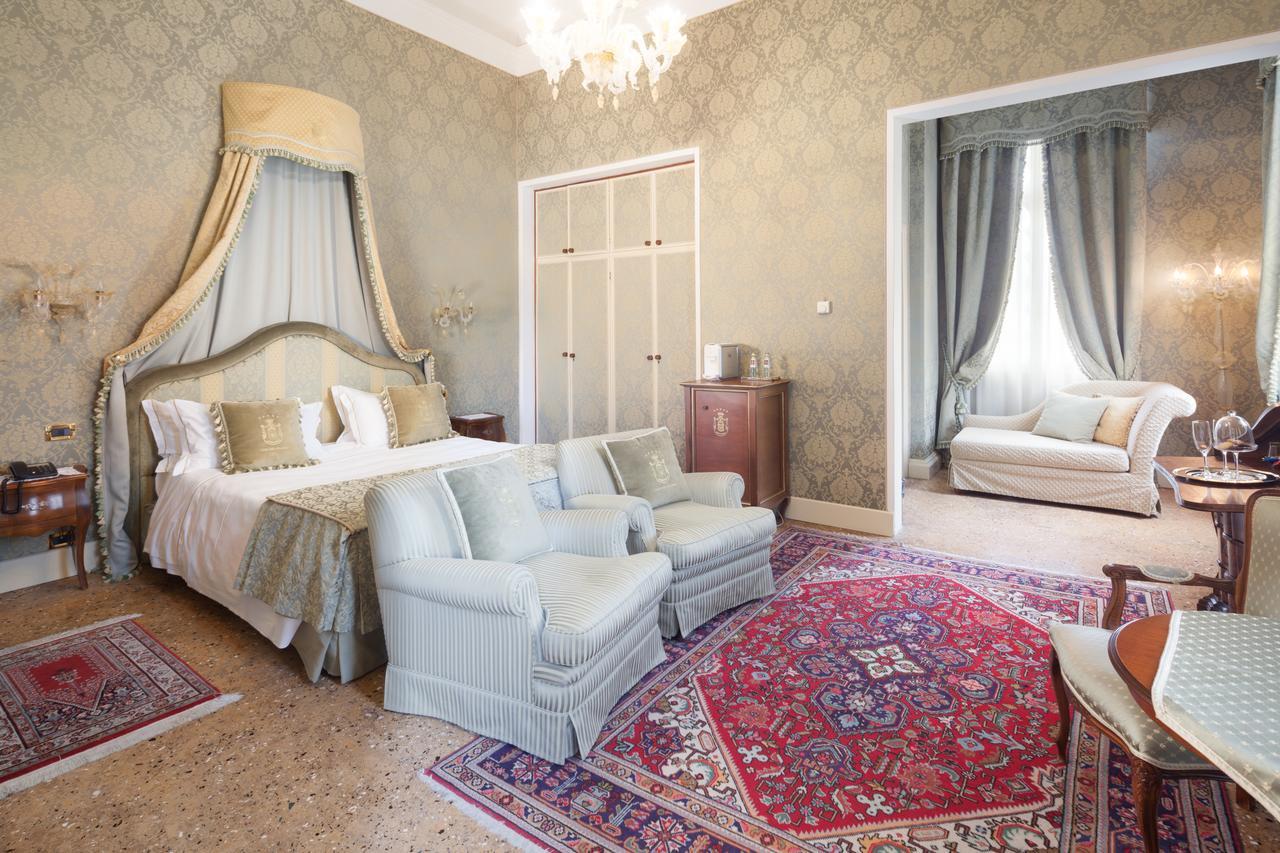 Hotel Villa Condulmer Mogliano Veneto Esterno foto A suite at the Hotel Excelsior