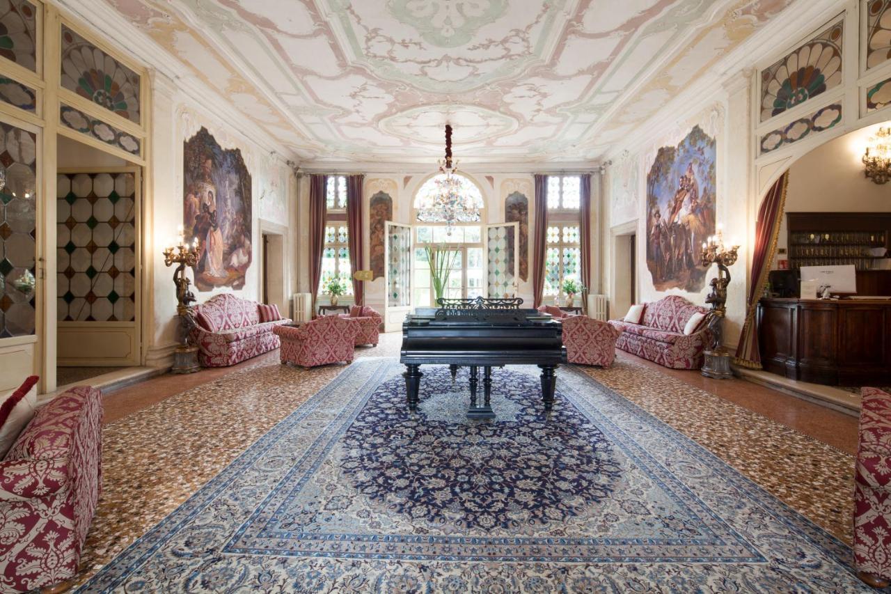 Hotel Villa Condulmer Mogliano Veneto Esterno foto The interior of the villa